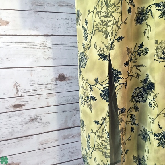 Petite Sophisticate silk Light Green Dress - Picture 5 of 11